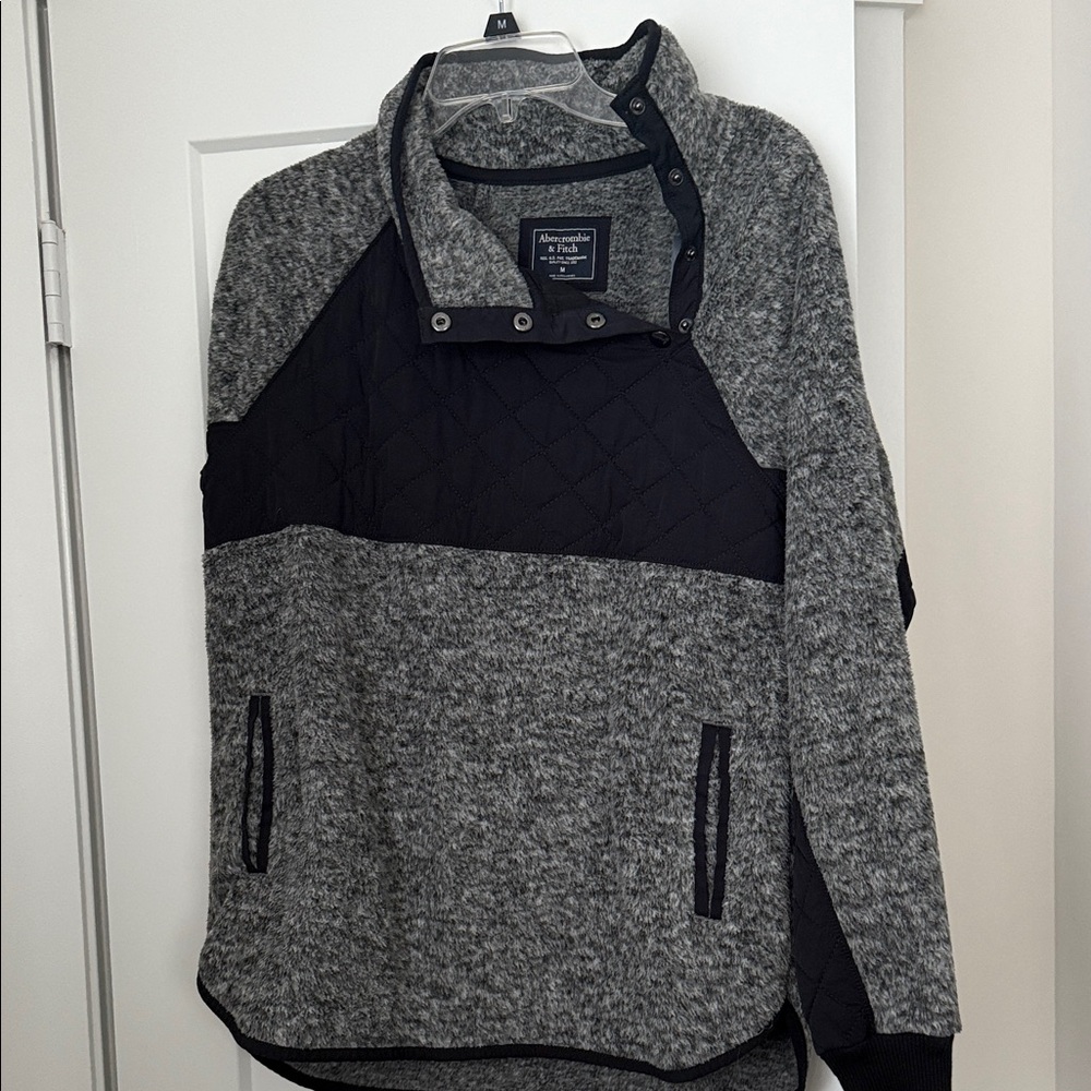 NWT Abercrombie quilted fleece button up
